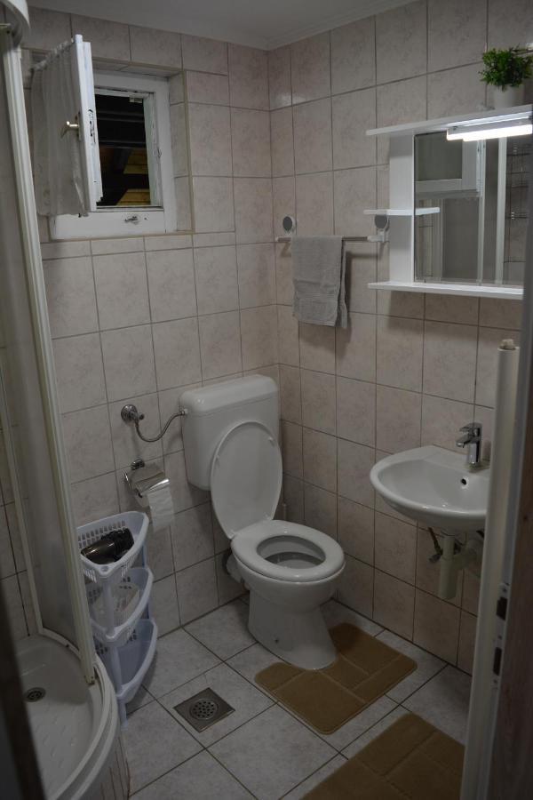Rooms Lucijana Jezerce Εξωτερικό φωτογραφία