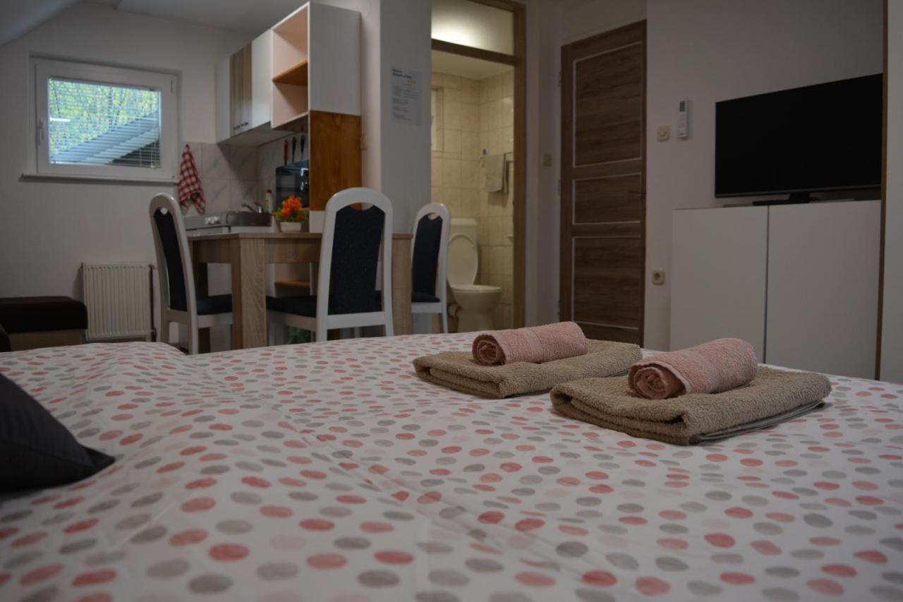 Rooms Lucijana Jezerce Εξωτερικό φωτογραφία