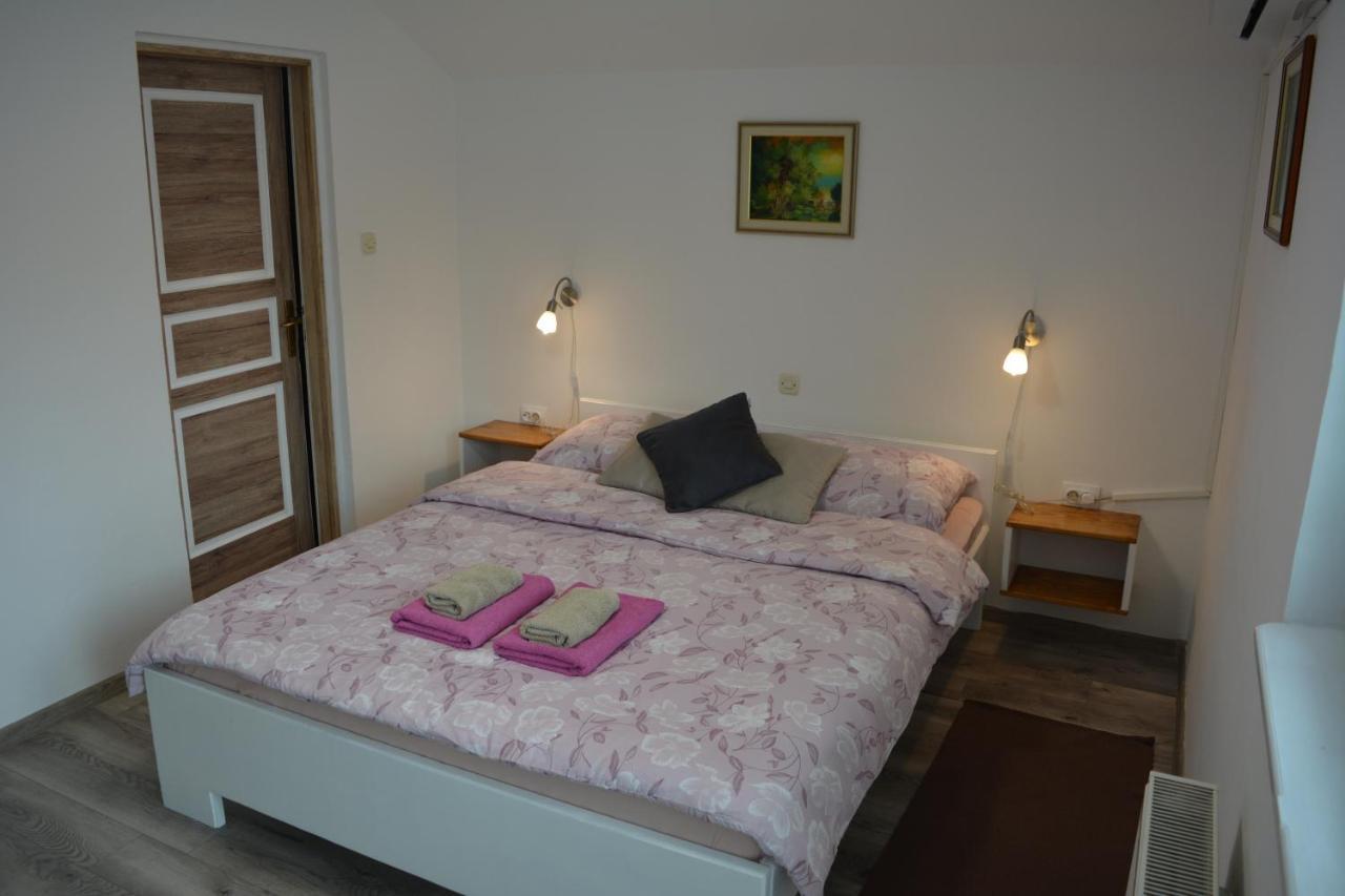 Rooms Lucijana Jezerce Εξωτερικό φωτογραφία