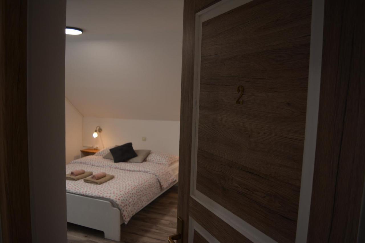 Rooms Lucijana Jezerce Εξωτερικό φωτογραφία