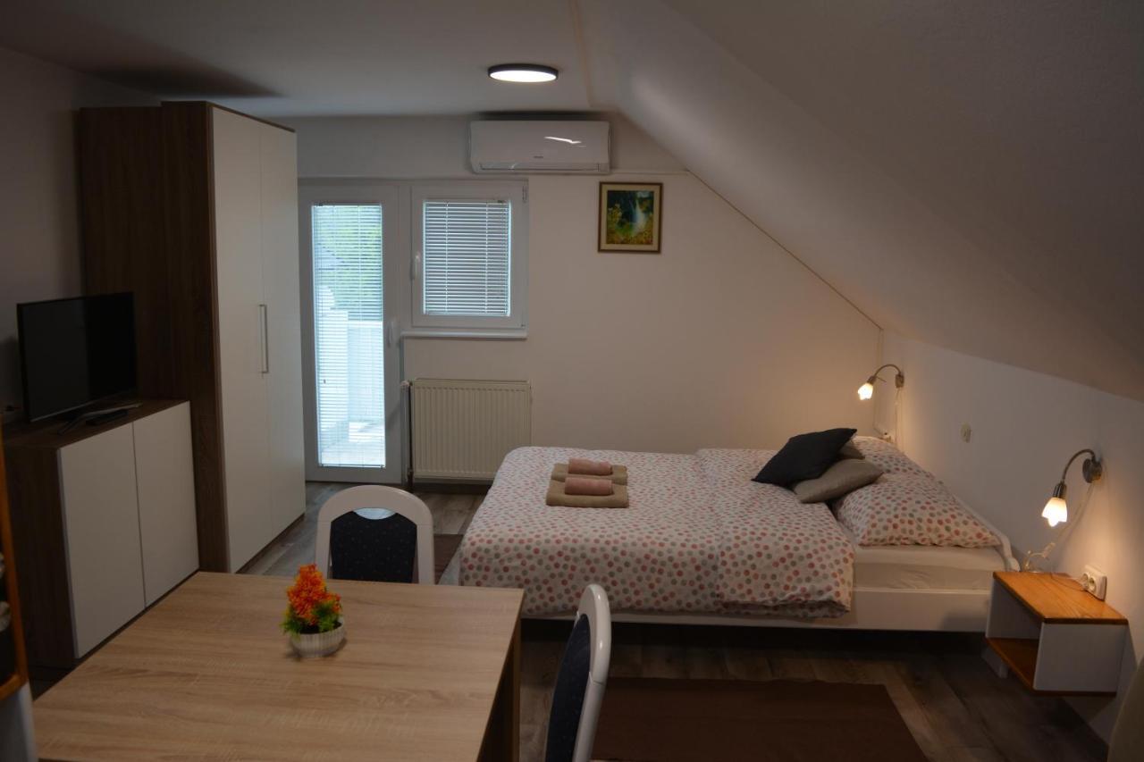 Rooms Lucijana Jezerce Εξωτερικό φωτογραφία