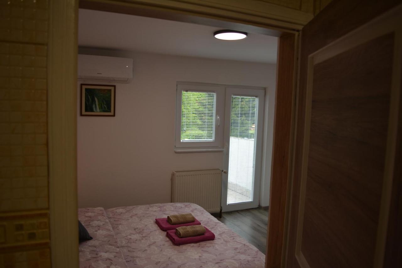 Rooms Lucijana Jezerce Εξωτερικό φωτογραφία