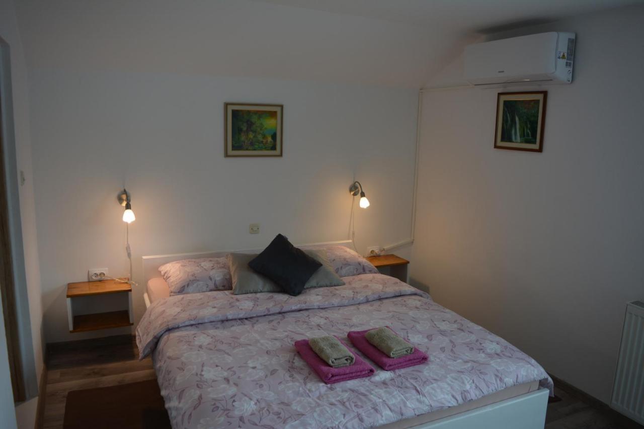 Rooms Lucijana Jezerce Εξωτερικό φωτογραφία