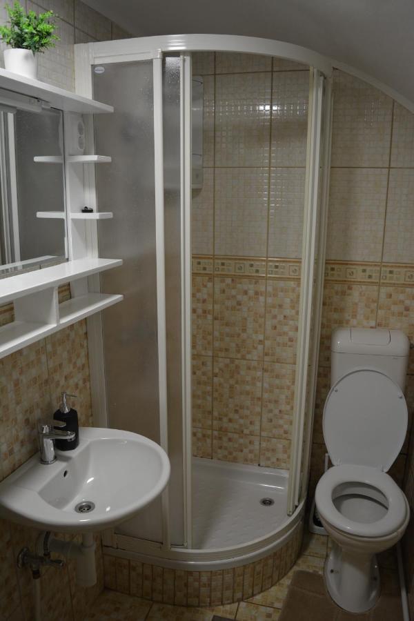 Rooms Lucijana Jezerce Εξωτερικό φωτογραφία